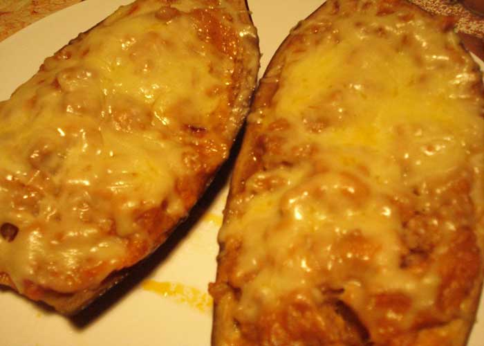 Berenjenas rellenas de carne y bechamel