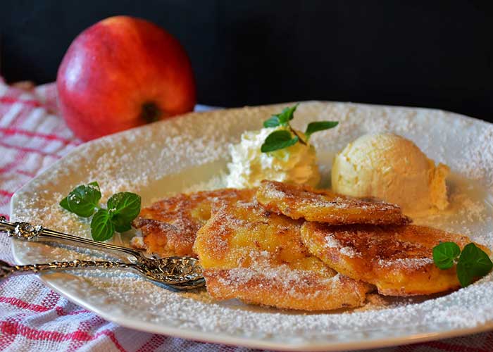 Postre de buñuelos de manzana