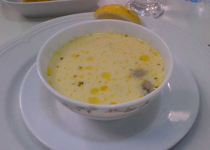 Sopa o caldo de pescado